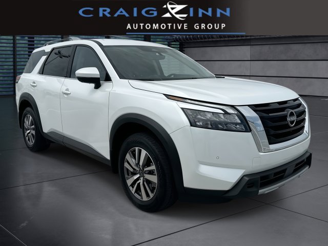 Used 2025 Nissan Pathfinder SL FWD image 1