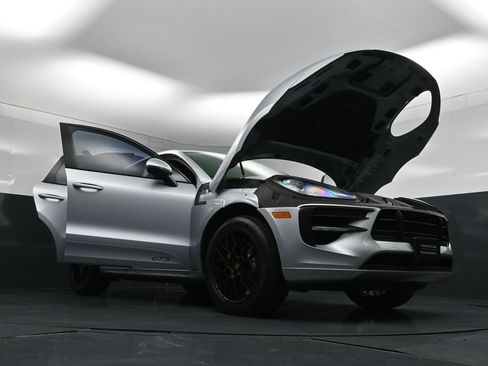 Certified 2020 Porsche Macan GTS w/ Premium Package Plus (PF4) AWD/4WD image 35