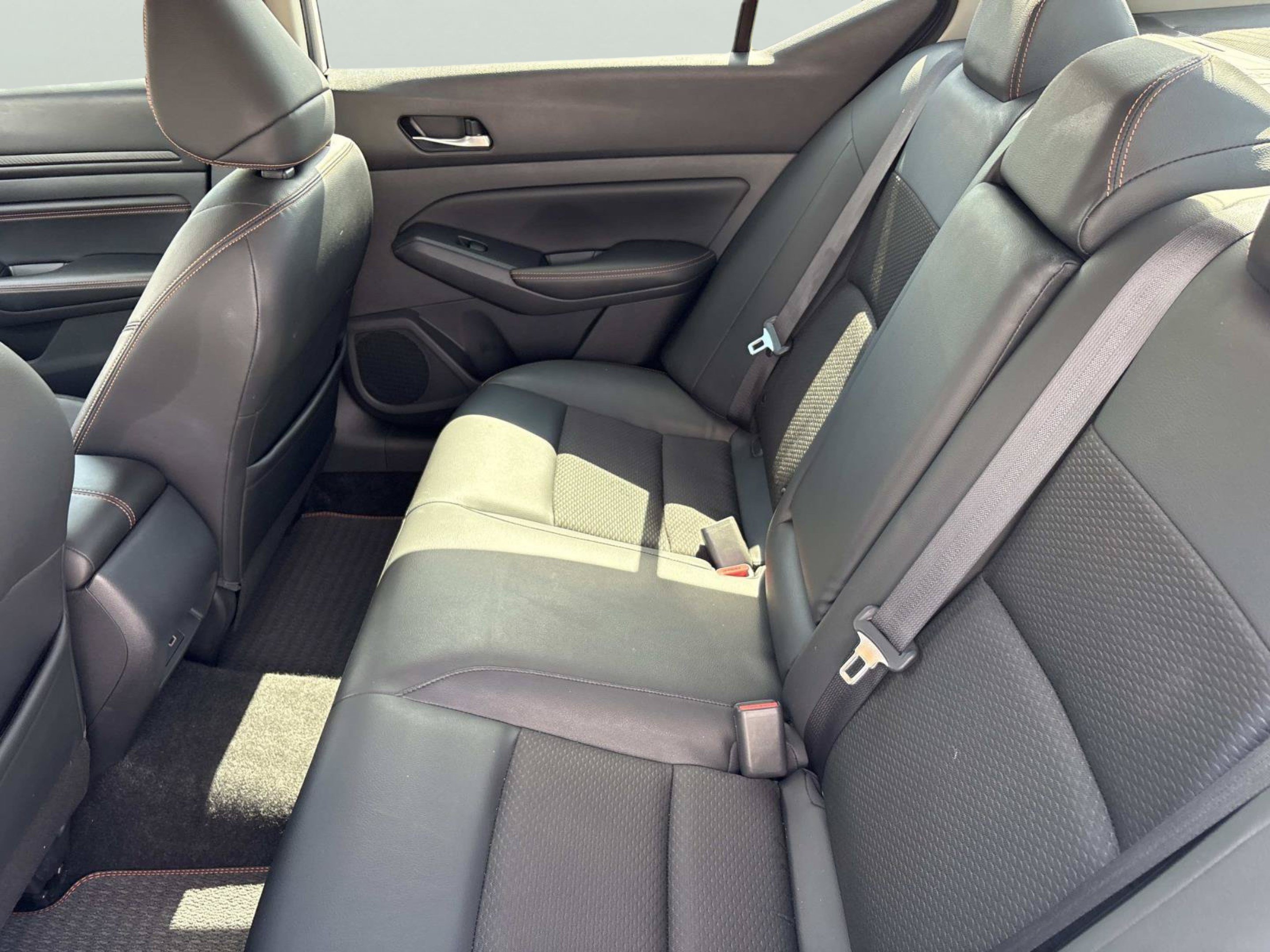 Used 2020 Nissan Altima 2.5 SR FWD image 16