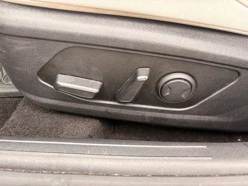 Used 2025 Hyundai Elantra Limited w/ Cargo Package image 9