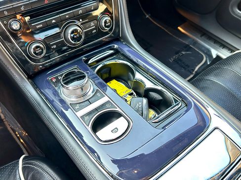 Used 2013 Jaguar XJ L Supercharged image 21