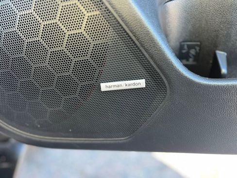 Used 2015 Subaru Outback 3.6R Limited image 15