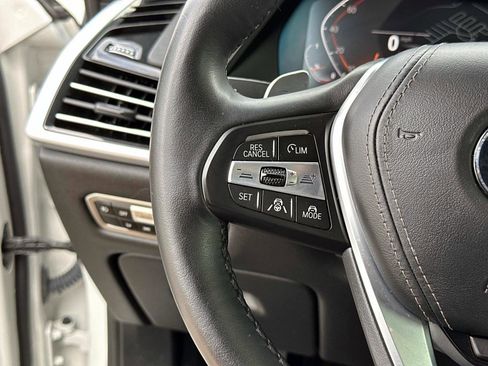 Used 2021 BMW X5 xDrive40i w/ Premium Package image 28