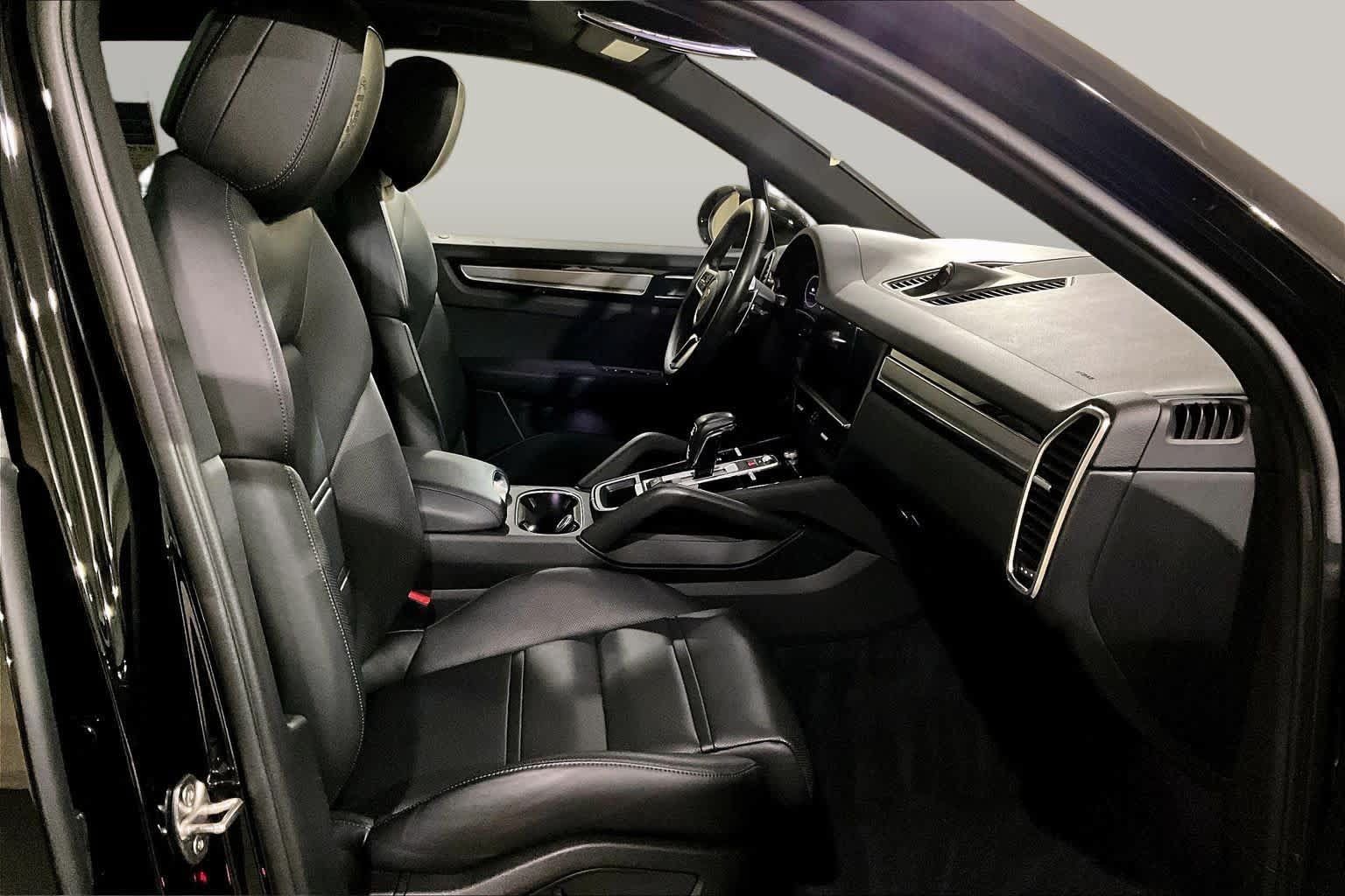Used 2023 Porsche Cayenne S Platinum AWD/4WD image 7
