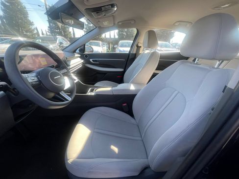 Used 2025 Hyundai Sonata SEL FWD image 28