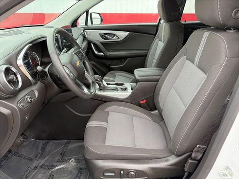 Used 2025 Chevrolet Blazer LT AWD/4WD image 22