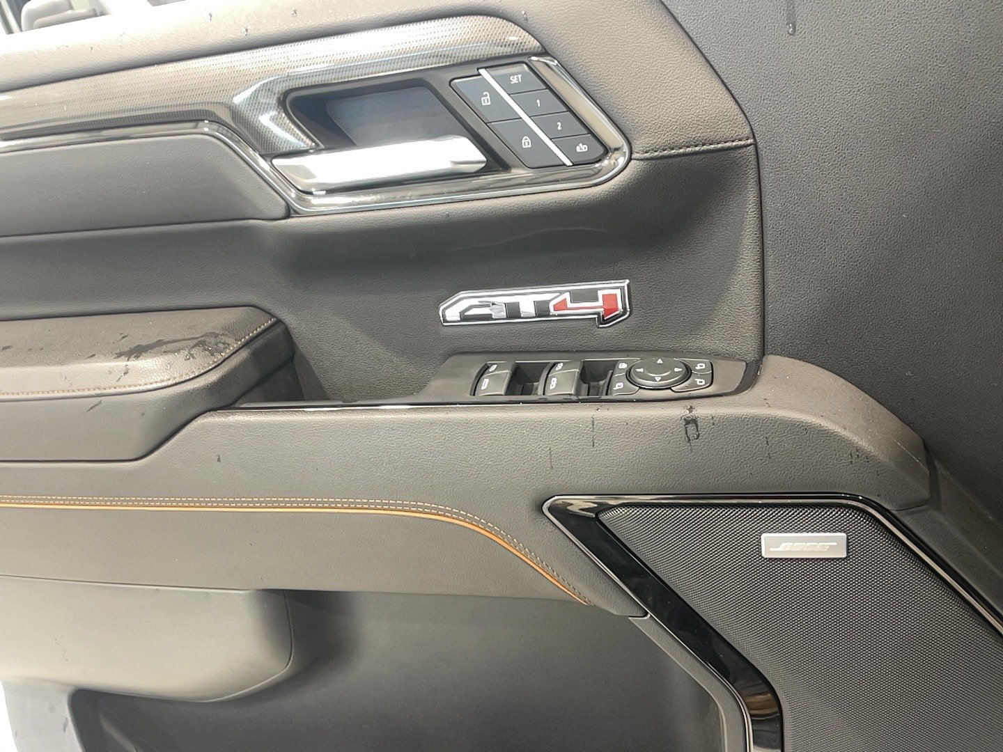 Used 2023 GMC Sierra 1500 AT4 w/ AT4 Premium Package AWD/4WD image 12