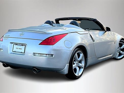 Used 2008 Nissan 350Z Touring image 6