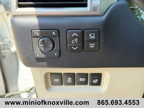 Used 2020 Lexus GX 460 Luxury w/ Off Road Package AWD/4WD image 29