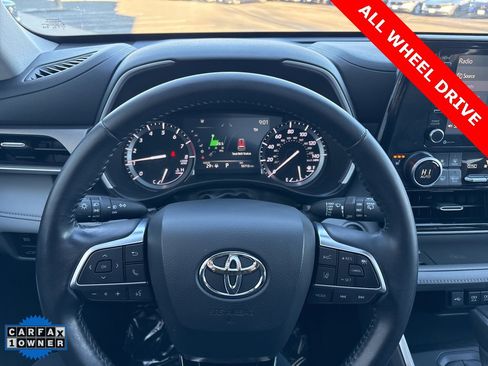 Used 2020 Toyota Highlander XLE image 16