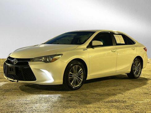 Used 2015 Toyota Camry SE image 7