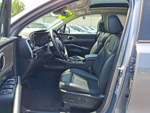 Certified 2023 Kia Sorento X-Line EX AWD/4WD image 3