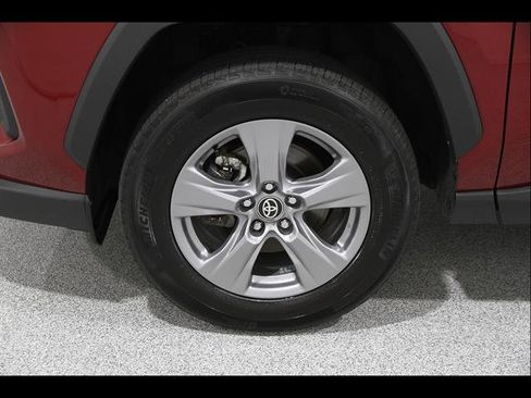 Used 2025 Toyota RAV4 XLE AWD/4WD image 23