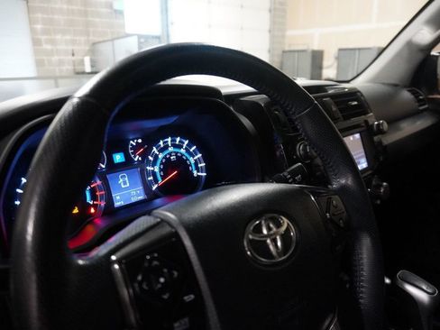 Used 2019 Toyota 4Runner TRD Off-Road Premium AWD/4WD image 9