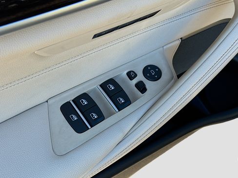 Used 2023 BMW 530i w/ Premium Package RWD image 23