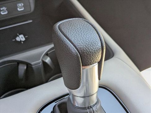 New 2026 Honda HR-V LX image 12