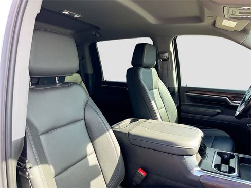 Used 2024 GMC Sierra 2500 SLT w/ SLT Premium Package image 30