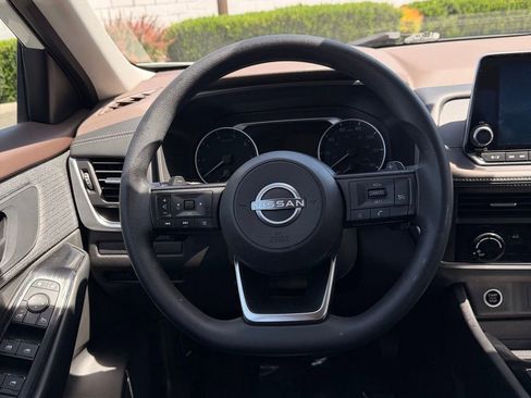 Used 2023 Nissan Rogue S AWD/4WD image 14