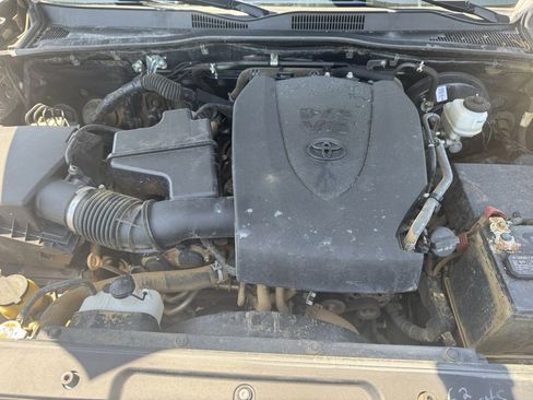 Used 2022 Toyota Tacoma SR5 image 16