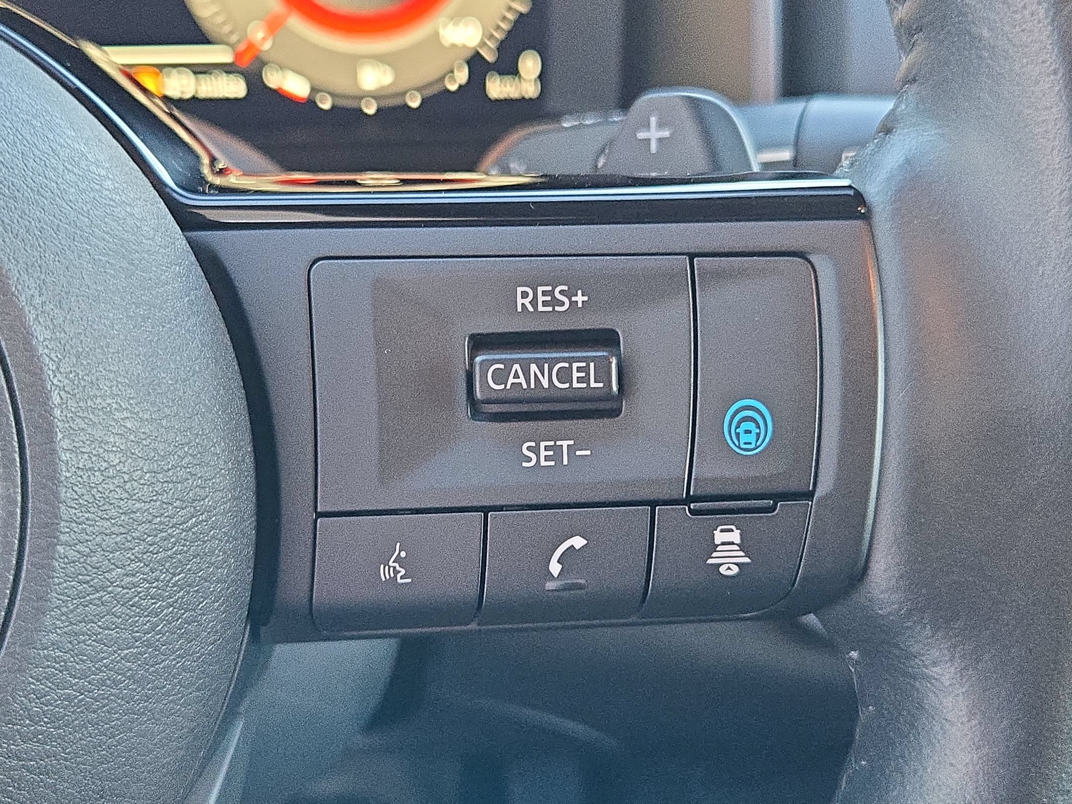 Used 2024 Nissan Rogue SL AWD/4WD image 28