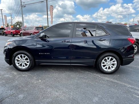 Used 2020 Chevrolet Equinox LS w/ LS Convenience Package FWD image 4
