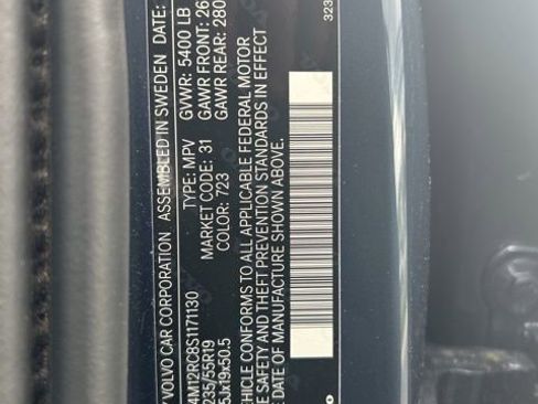 Certified 2025 Volvo XC60 B5 Plus w/ Climate Package AWD/4WD image 28