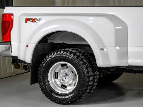Used 2022 Ford F350 Lariat w/ Lariat Value Package AWD/4WD image 6