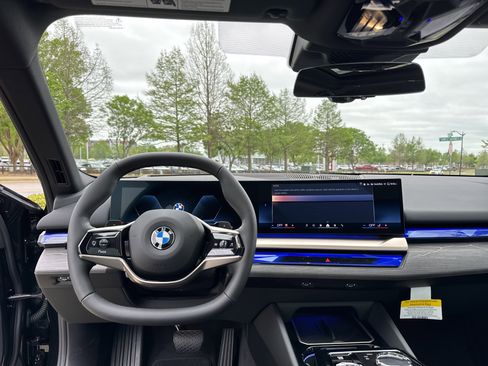 New 2026 BMW 530i xDrive AWD/4WD image 15