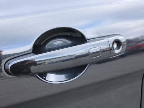 Used 2015 Ford Taurus Limited w/ Equipment Group 301A image 9