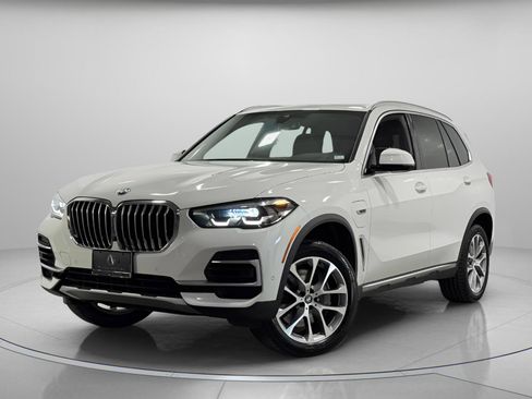 Certified 2023 BMW X5 xDrive45e w/ Climate Comfort Package image 2