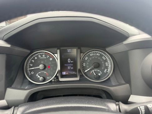 Used 2022 Toyota Tacoma TRD Off-Road w/ TRD Premium Off Road Package AWD/4WD image 17