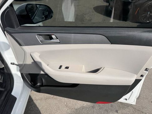 Used 2019 Hyundai Sonata SE FWD image 15