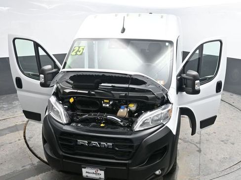 Used 2025 RAM ProMaster 2500 w/ Convenience Group image 20