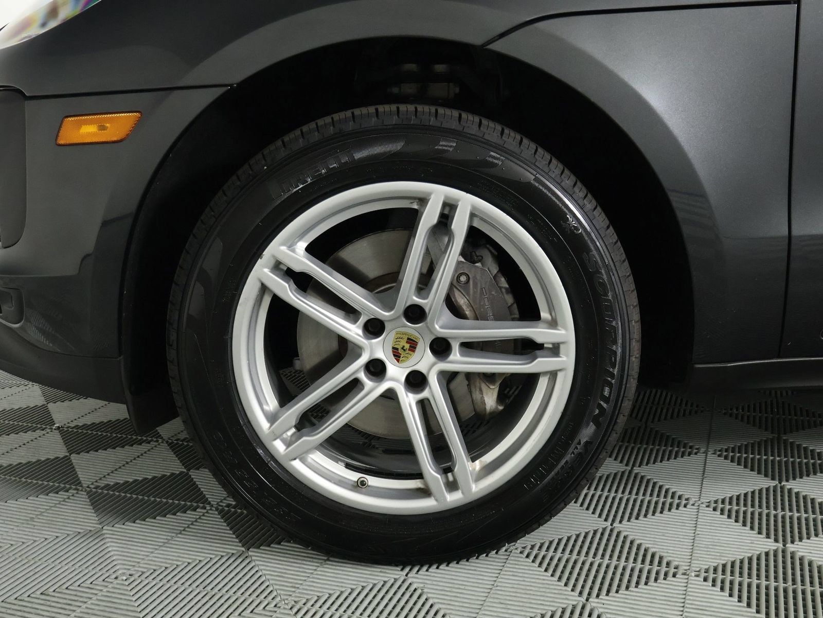 Certified 2021 Porsche Macan AWD/4WD image 30