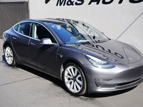 Used 2018 Tesla Model 3 Mid Range image 3
