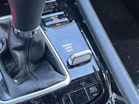 Used 2023 Jeep Compass Limited image 27