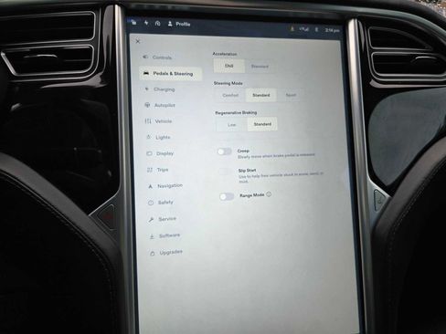 Used 2015 Tesla Model S 70D image 29