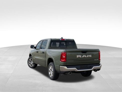 New 2026 RAM 1500 4x4 Crew Cab image 3