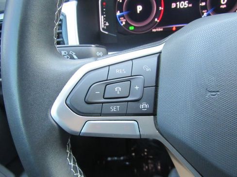 Used 2023 Volkswagen Atlas SE FWD image 39