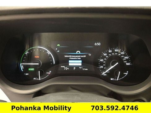 Used 2026 Toyota Sienna XLE FWD image 5
