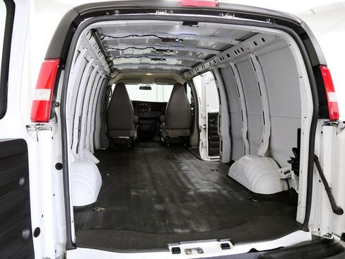 Used 2022 GMC Savana 2500 Extended RWD image 33