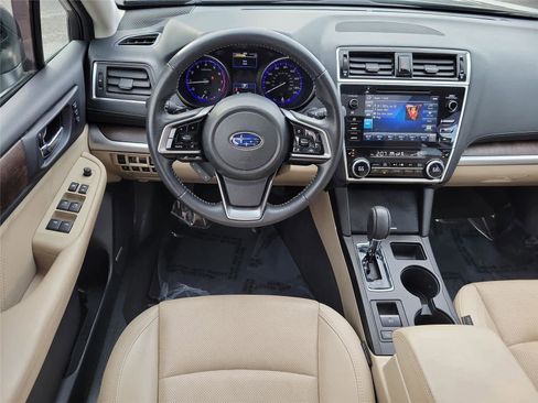 Used 2018 Subaru Outback 2.5i Limited AWD/4WD image 13