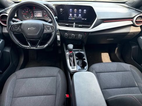 Used 2024 Chevrolet Trax RS FWD image 4