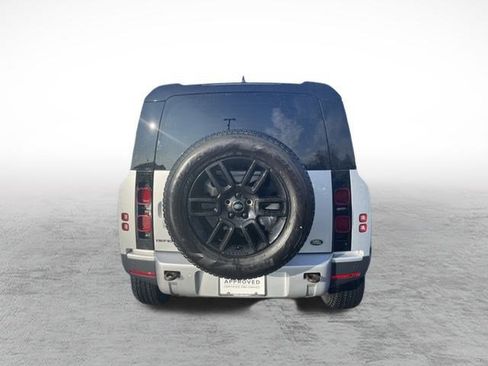 Used 2023 Land Rover Defender 110 S image 6