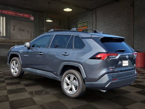 Used 2021 Toyota RAV4 Limited AWD/4WD image 4