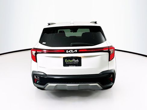Used 2025 Kia Seltos S image 7