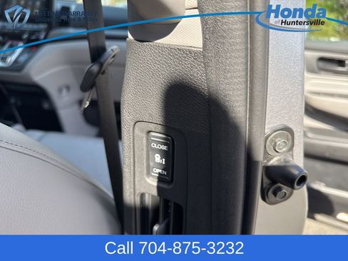 Used 2024 Honda Odyssey EX-L image 15