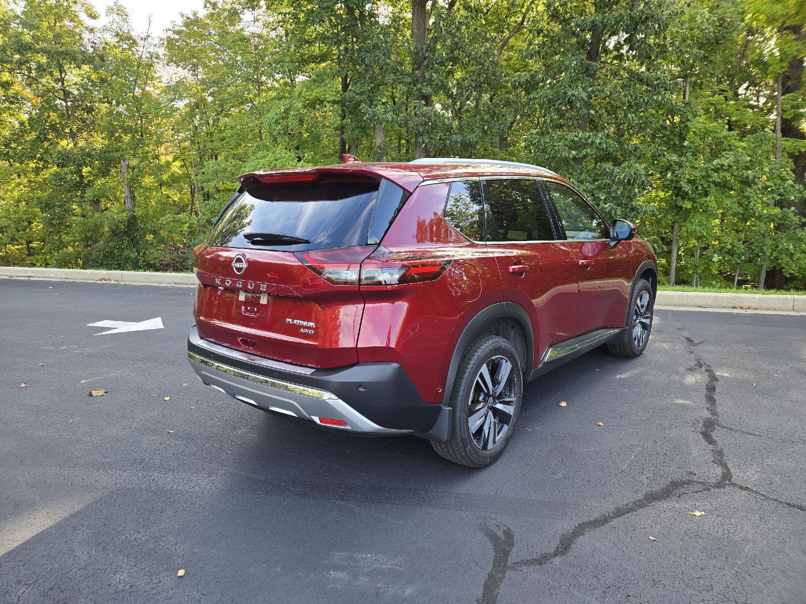 Used 2023 Nissan Rogue Platinum AWD/4WD image 3