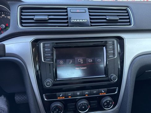 Used 2019 Volkswagen Passat 2.0T Wolfsburg image 34