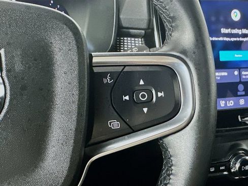 Used 2023 Volvo XC40 B5 Plus AWD/4WD image 25